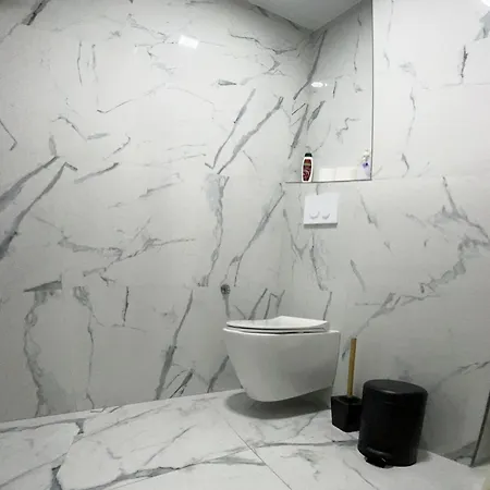 Tirana Rooms 티라나