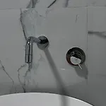 Tirana Rooms Bed & Breakfast 3*
